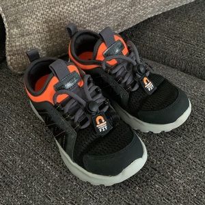 Boys size 10 sketchers magna fit worn once. Brand new condition.